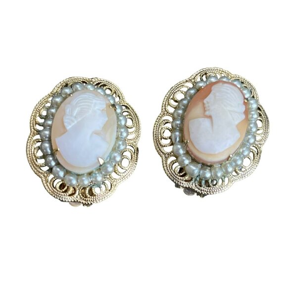 Vintage Cameo Clip On Earrings Gold Tone Filigree Faux Pearl Trim Elegant Jewelr - Picture 9 of 9